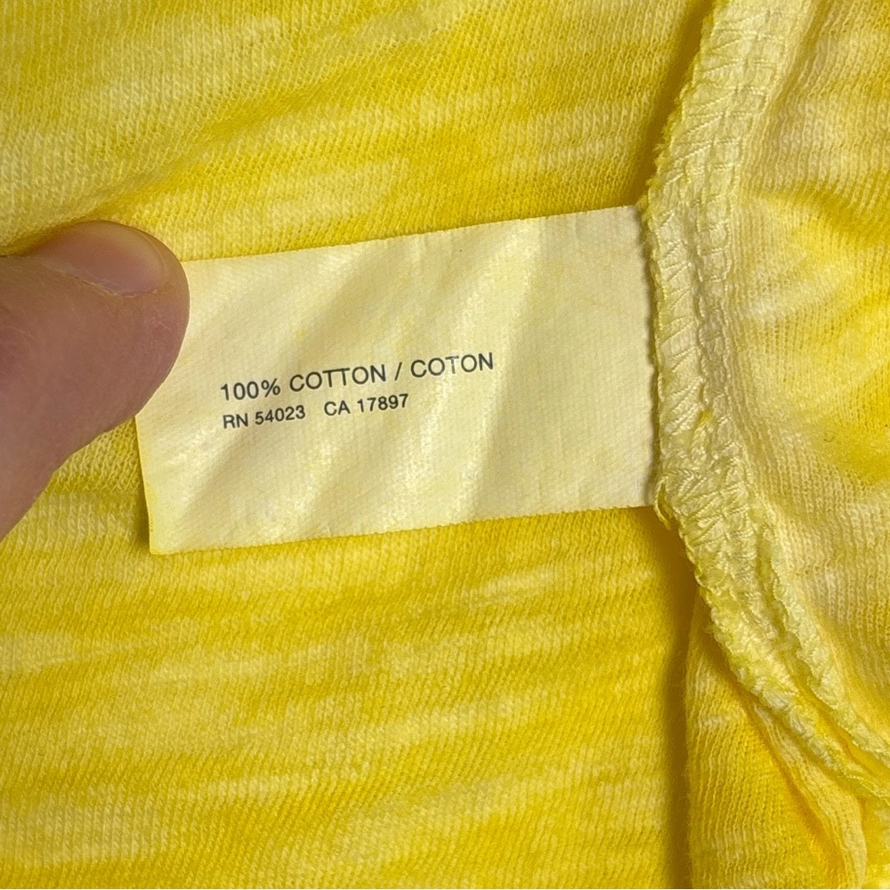 Gap Women’s Favorite T Shirt V Neck Yellow Lunar Wash Short Sleeve NWT SZ L - Picture 5 of 5